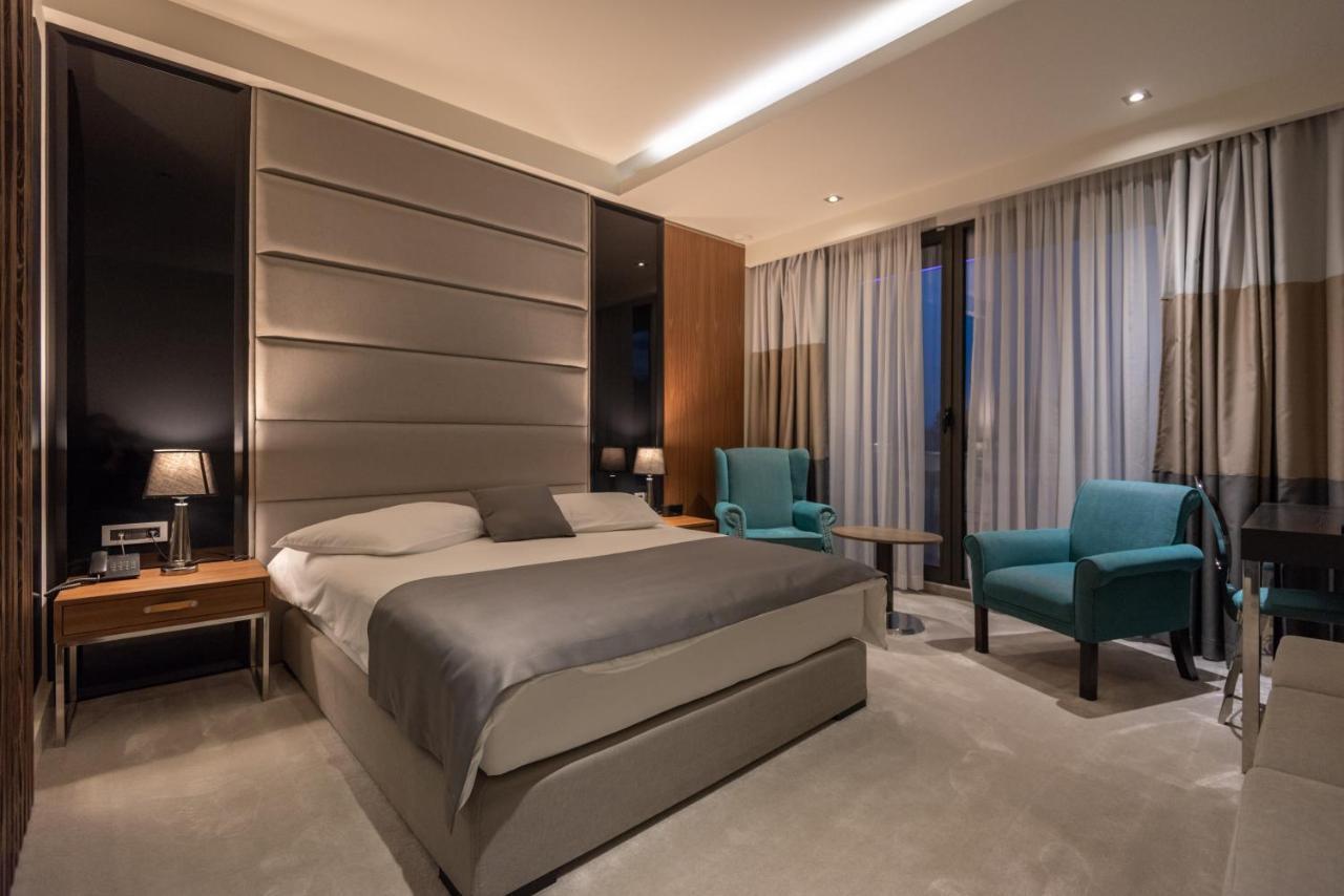 Hotel ABC Leskovac  Buitenkant foto